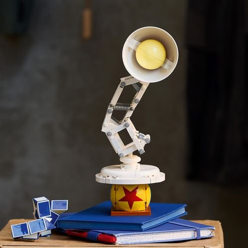 ��� ������� Lego Disney Pixar Luxo Jr 21357