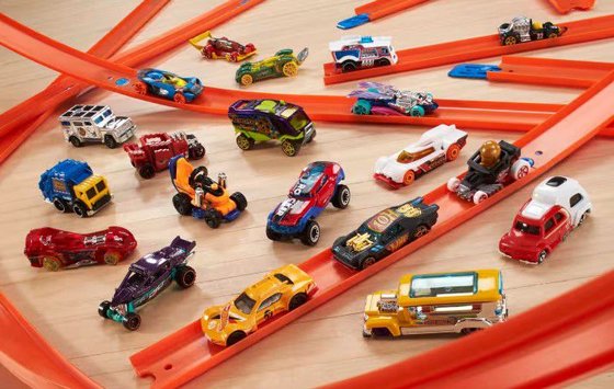 ��� ����� 50 ������� ���� Hot Wheels