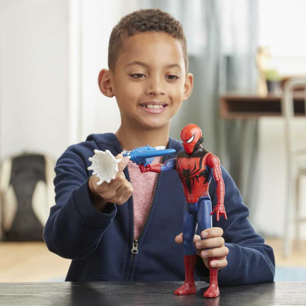 Hasbro סט בובה ספיידרמן מסכה ואביזרים, במבינו צעצועים