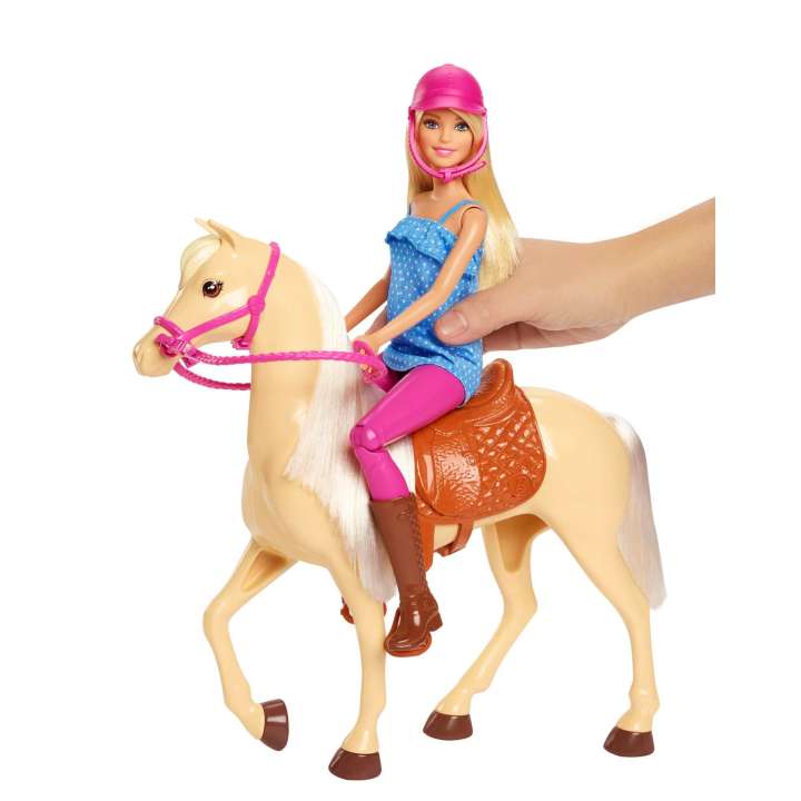 Barbie ברבי מארז בובה עם סוס